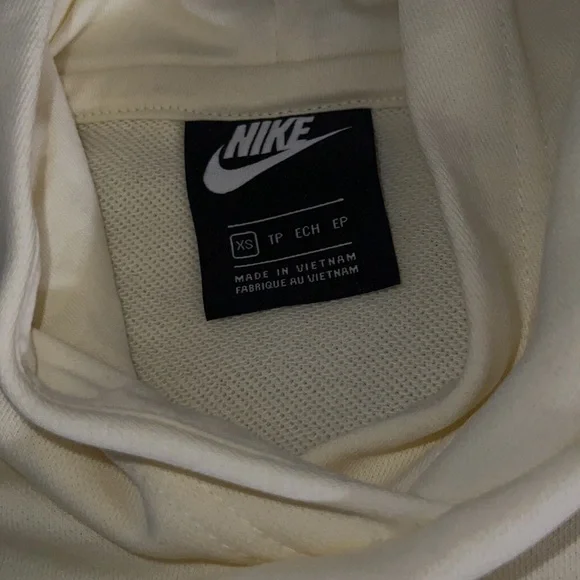 nike sweater - Picture 3 of 3